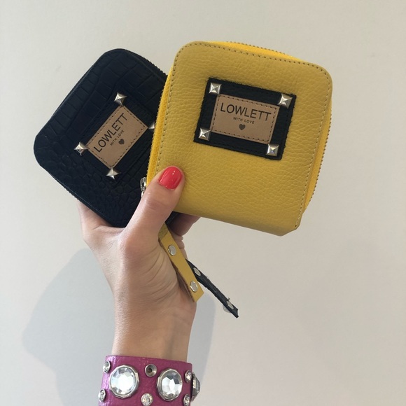 Handbags - Pocket wallet. 100% leather.